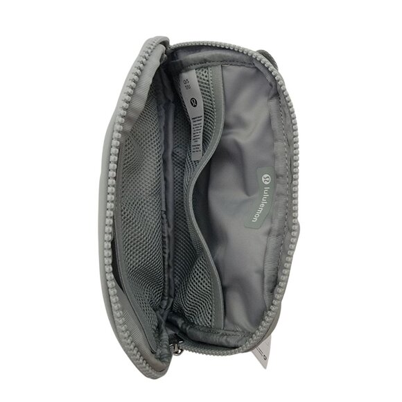 NWT Lululemon Everywhere 1L Gray Adjustable Crossbody Bag / Waist Fanny Pack O/S - Picture 5 of 11
